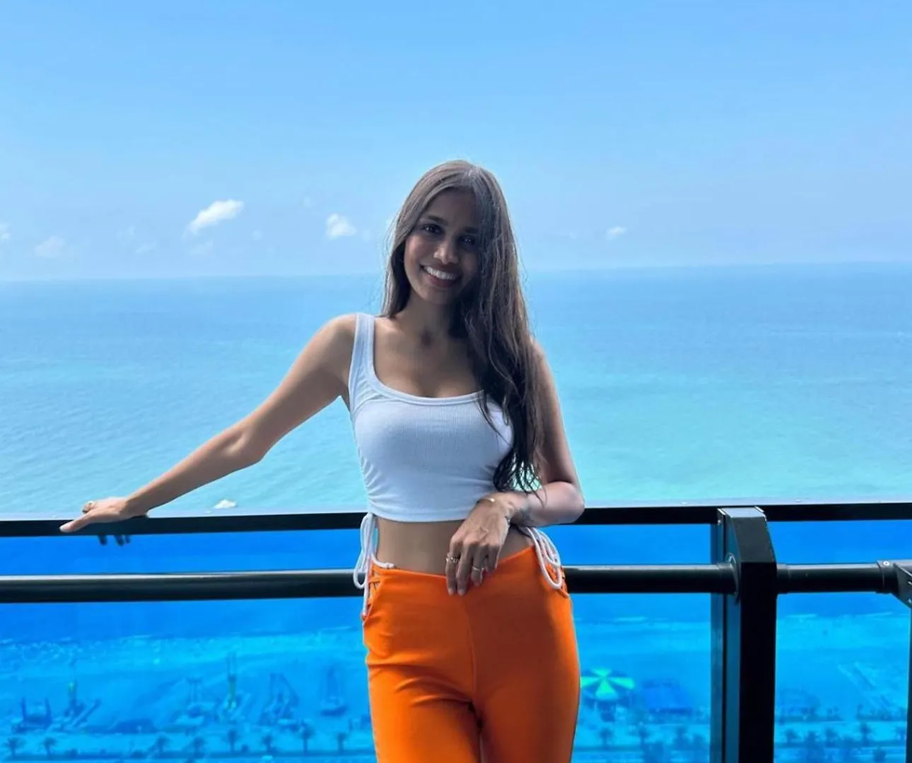 Glamorous Sea View Aparthotel In Orbi City 바투미 5*,