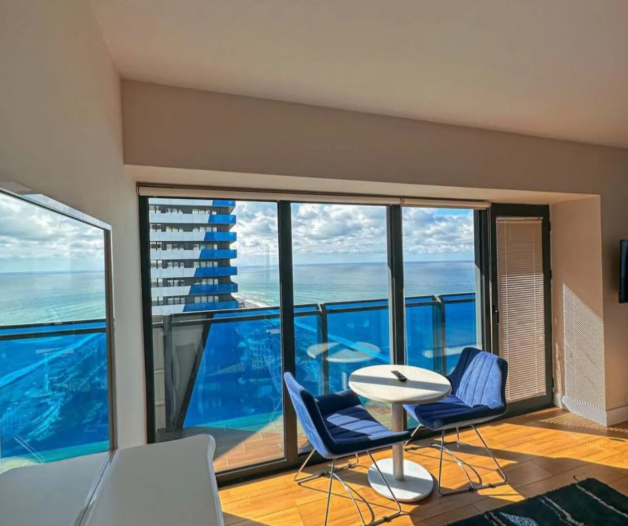 Glamorous Sea View Aparthotel In Orbi City 바투미 5*,  조지아